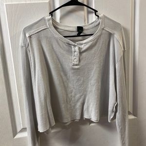 Cropped long sleeve shirt